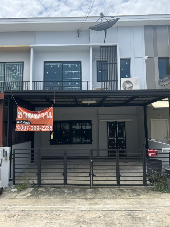 - ขายทาวน์โฮม 2 ชั้น เดอะคอนเนค 27 ซอยเฉลิมพระเกียรติ ร.9 67 สวนหลวง-อ่อนนุช ทำเลดี เดินทางสะดวก ใกล้สวนหลวง ร.9