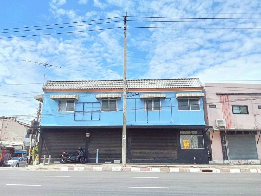 - ขายบ้านทาวน์เฮ้าส์ 2 ชั้น หมู่บ้านนวลจันทร์