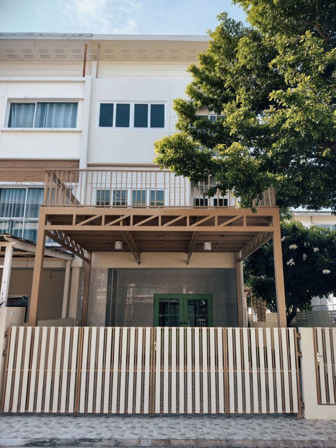 - ขายทาวน์โฮม 3 ชั้น หลังมุม โครงการ Villette City พัฒนาการ 38 ทำเลดี ใกล้ Airport Link รามคำแหง