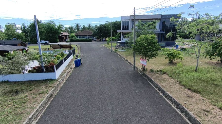 - ขายที่ดิน จัดสรร 120 ตรว. โครงการบ้านเนินน้ำ แวดล้อมด้วยธรรมชาติ เหมาะสร้างบ้านพัก ตะเคียนเตี้ย บางละมุง