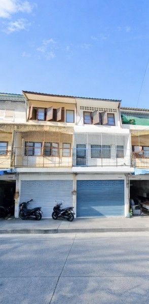 - ใกล้เทศบาลบางเมือง 200 ม.ขนาด 20 ตร.ว. ใกล้ไทวัสดุ ศรีนครินทร์ 400 ม. อาคารพาณิชย์ 3 ชั้น