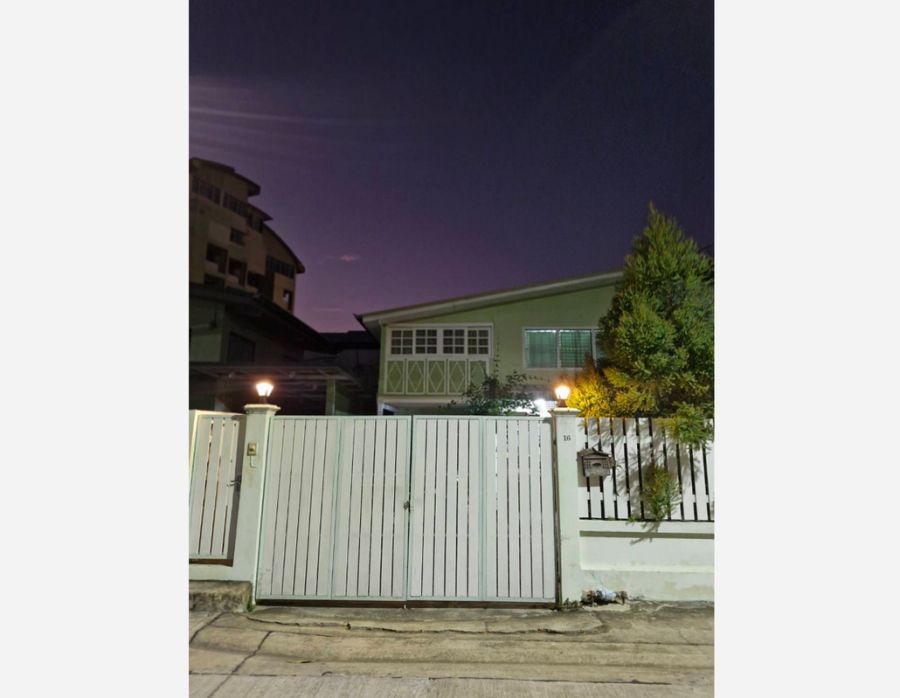 - หมู่บ้านประชานิเวศน์ 3 เมืองนนทบุรี บ้านเดี่ยว 38 ตารางวา 2 นอน 2 น้ำ ใกล้รถไฟฟ้าสีชมพู สนามบินน้ำ