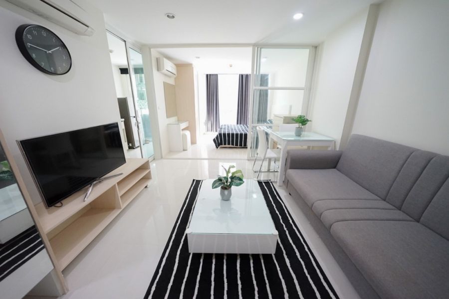 - Condo Elements Srinakarin 38 ตารางเมตร 1 ห้องนอน ชั้น2 ตึก4 ทิศใต้ ตกแต่งครบ ติดสระว่ายน้ำ