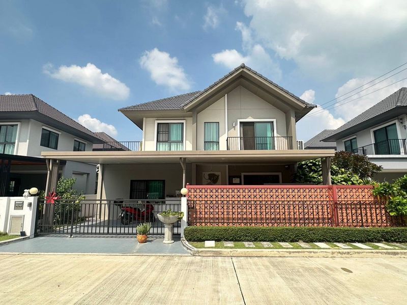 - ขาย/ให้เช่า บ้านเดี่ยว 2 ชั้น หมู่บ้านเพฟ ปิ่นเกล้า - ศาลายา เนื้อที่ 50.6 ตารางวา 4 ห้องนอน ตำบลศาลากลาง อำเภอบางกรวย จังหวัดนนทบุรี