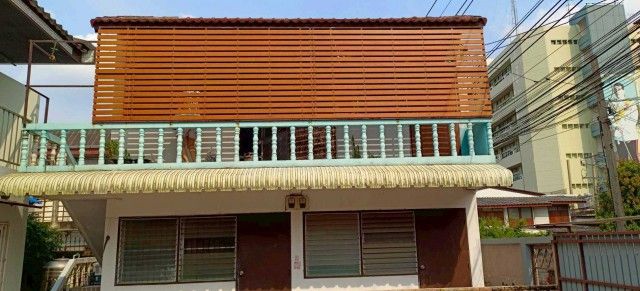- ขายบ้านพร้อมที่ดิน 96 ตร.ว. ทำเลศักยภาพ ประชาชื่น 4 แยก 1-2 ใกล้สถานีกลางกรุงเทพอภิวัฒน์ เขตบางซื่อ,กรุงเทพมหานคร