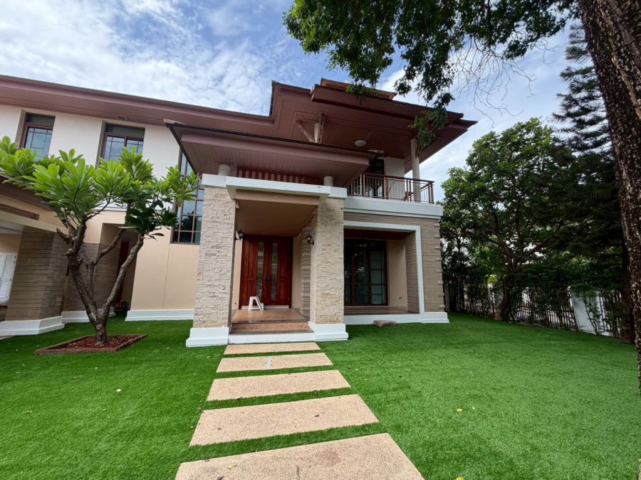 - ให้เช่าบ้านหรู 2 ชั้น หมู่บ้าน Narasiri Pattanakarn-Srinakarin 135 ตร.ว.ใกล้โรงเรียนนานาชาติ และ MRT คลองกลันตัน