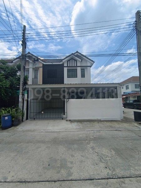 - ขายทาวน์เฮ้าส์ 2 ชั้น พฤกษา 70 ฉลองกรุง ลาดกระบัง เนื้อที่ 25.2 ตรว หลังมุม ได้ความเป็นส่วนตัว รีโนเวทใหม่ทั้งหลัง พร้อมเข้าอยู่