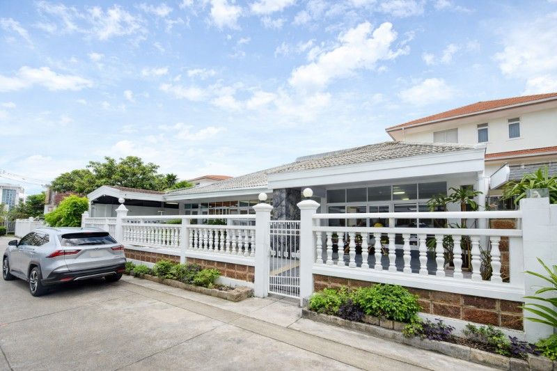 - ใกล้เดอะซีน ทาวน์อินทาวน์ 400 ม.ร่มรื่น Studio ถ่ายแบบ บ้านเดี่ยว 3 นอน 3 น้ำ 60 ตร.ว.พ 200 ตร.มทำเลศักยภาพ