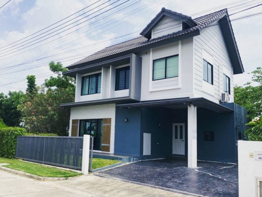 - หมู่บ้านวราบดินทร์ รังสิตคลอง 3 เนื้อที่ 60 ตร.วา 3 นอน 3 น้ำ หลังมุมติดสวน วิวทะเลสาบ ตกแต่งครบ