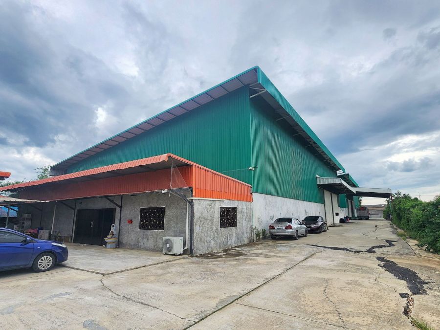- ขายด่วน! โรงงาน พร้อมใบ รง.4 และที่พักพนักงาน 15 ห้อง เนื้อที่เกือบ 10 ไร่ ดอนตูม นครปฐม สภาพพร้อมรัน โครงสร้างดี ต่ำกว่าทุนสร้างใหม่ เดินทางสะดวก
