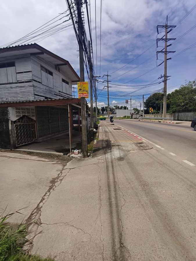 - ขายที่ดินกรุงเทพภาษีเจริญทำเลดีราคาถูกมาก