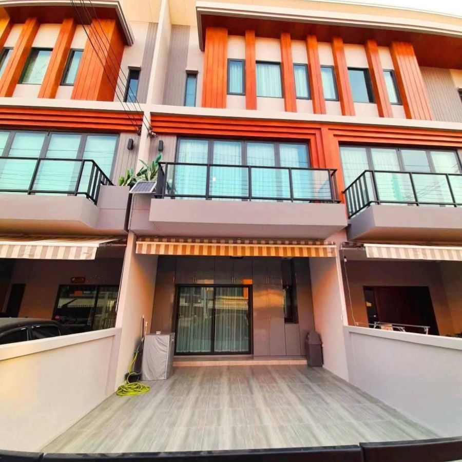 - ให้เช่า ทาวน์โฮม 3 ชั้น โครงการ ไอเจ้นท์ พัฒนาการ 99 เดินทางสะดวกสบาย ราคาต่อรองได้ พร้อมอยู่ ราคา 55,000 บาท/เดือน