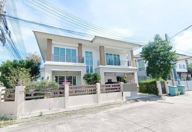 - ให้เช่าและขายบ้านเดี่ยว 2 ชั้น ขนาด 67ตรว เลควัลเล่ย์ บ่อวิน 3นอน หลังใหญ่ เนื้อที่เยอะ มีเฟอร์ ใกล้นิคมปิ่นทอง ศรีราชา ชลบุรี