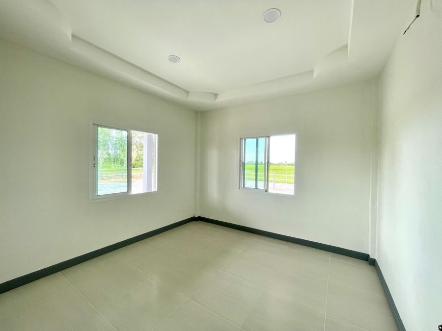 - ที่ดินพร้อมบ้านสวน วิวทุ่งนา ไม่เปลี่ยวมีเพื่อนบ้าน