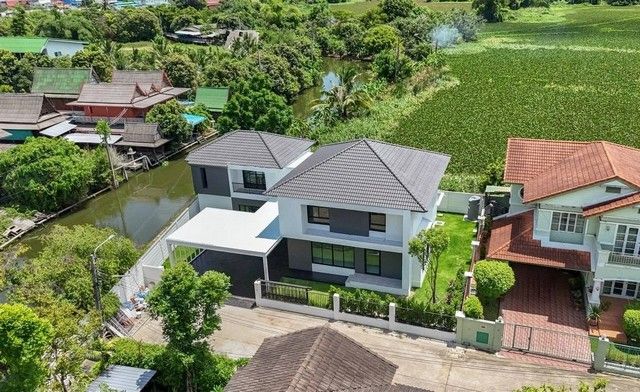 - บ้านรีโนเวทใหม่ โครงการ นันทวัน วงแหวน-รัตนาธิเบศร์ บนทำเลดี เชื่อมต่อถนนรัตนาธิเบศร์ ถนนนครอินทร์ ถนนกาญจนาภิเษก