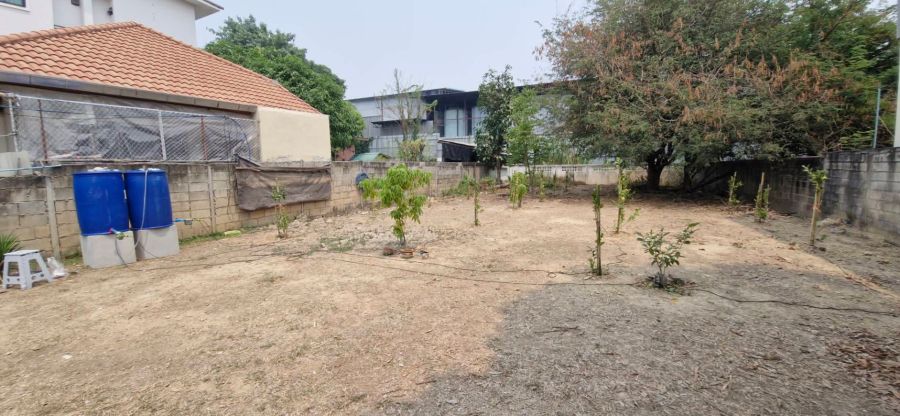 - ขายที่ดินตำบลศรีภูมิใจกลางเมืองบ้านอุ่นอารีย์เชียงใหม่