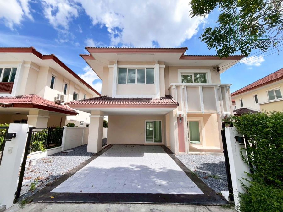 - บ้านเดี่ยว หลังใหญ่ เดอะ เซนโทร วัชรพล ถนนสุขาภิบาล 5