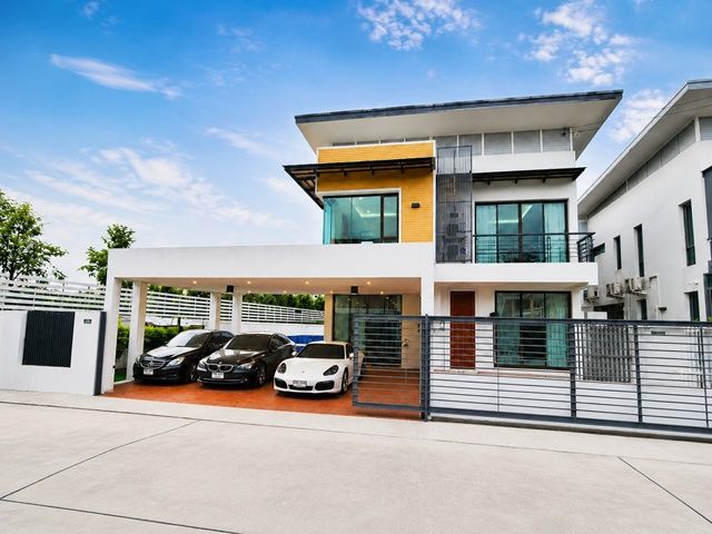 - ใกล้ Zanook Wake Park 25นาที สาทร 16กม. บ้านเดี่ยวหรู Pool Villa 2 ชั้น เพชรเกษม 69 5-6นอน สารสาสน์บางบอน 300 ม. แอร์ 7 ตัว 105ตร.ว.