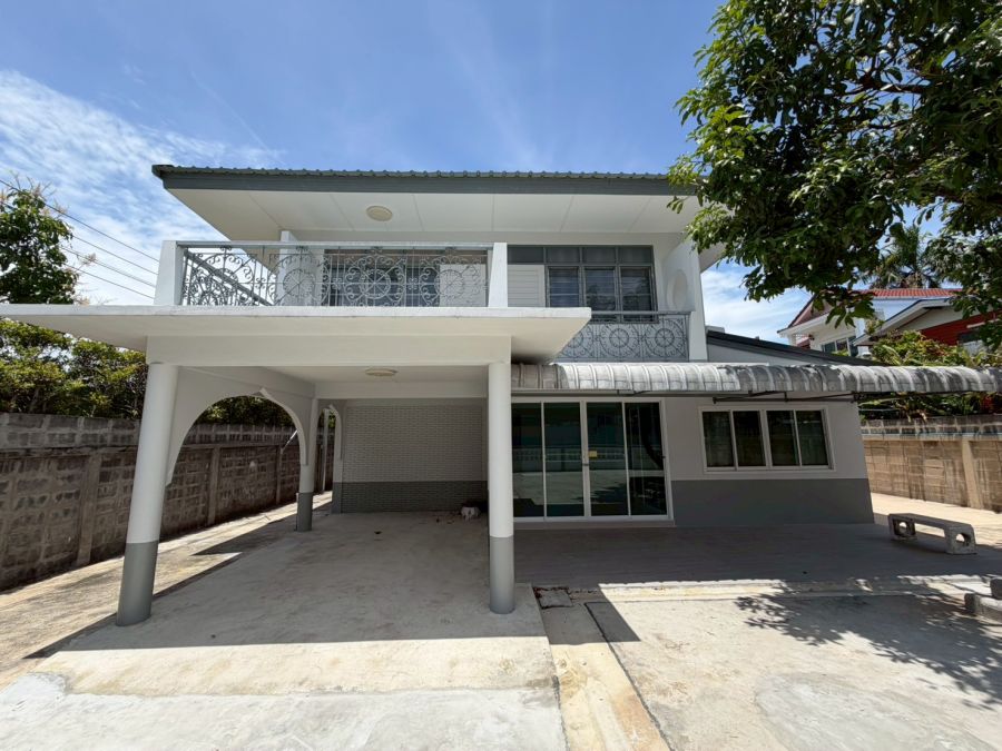 - ให้เช่าบ้านเดี่ยว 2 ชั้น ลาซาล 19 สุขุมวิท 105 รีโนเวทใหม่ ใกล้ BTS บางนา เหมาะทำโฮมออฟฟิศหรืออยู่อาศัย