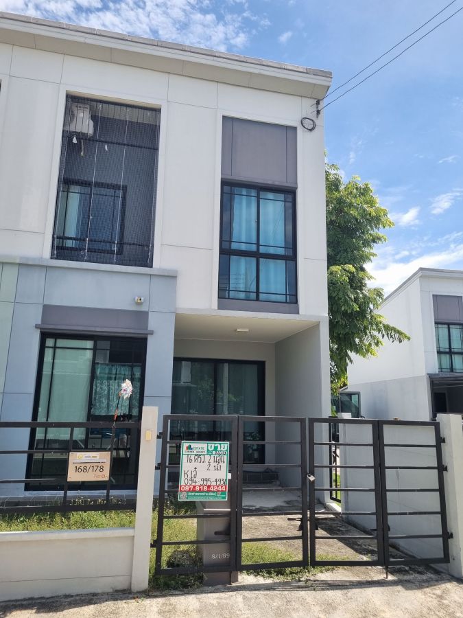 - ขายทาวน์เฮ้าส์ 2 ชั้น โครงการพลีโน่-รังสิต ต.บ้านกลาง อ.เมือง จ.ปทุมธานี