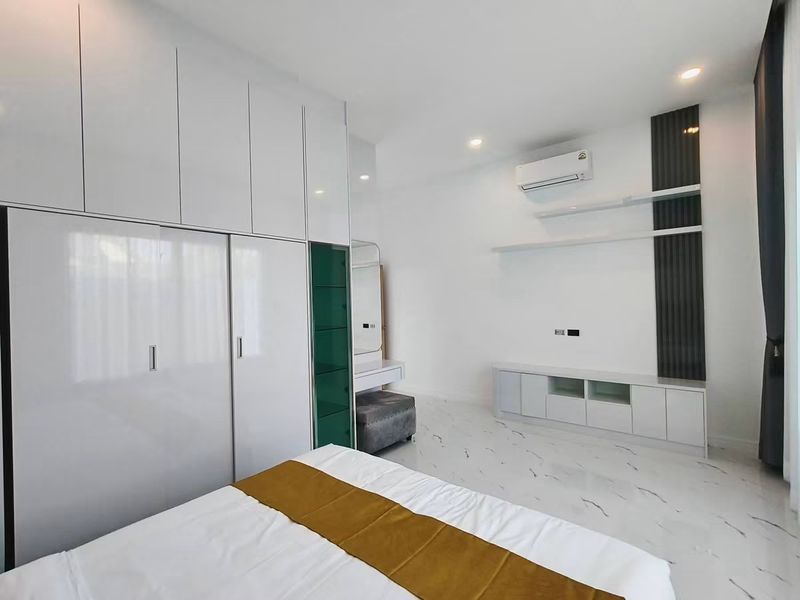- HOT DEAL PATTAYA! บ้านพูลวิลล่าพร้อมอยู่ ราคาพิเศษเพียง 9.9 ล้านบาท