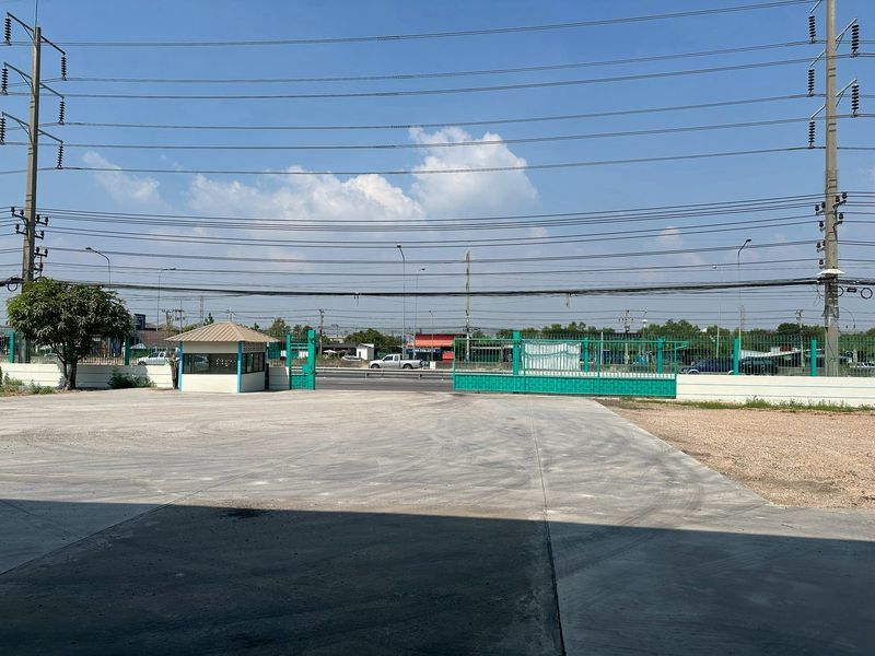 - ให้เช่าโรงงานพร้อมโกดังคลังสินค้าและหน้าร้านติดถนนใหญ่พระราม 2