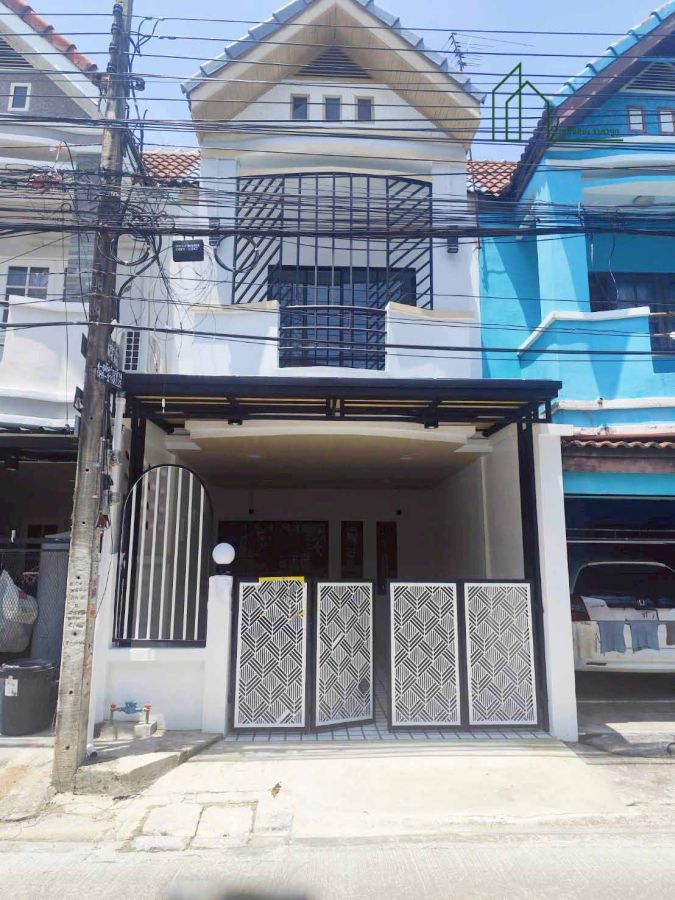 - หมู่บ้านเลิศอุบล พระยาสุเรนทร์ 44 บางชัน คลองสามวา กรุงเทพ