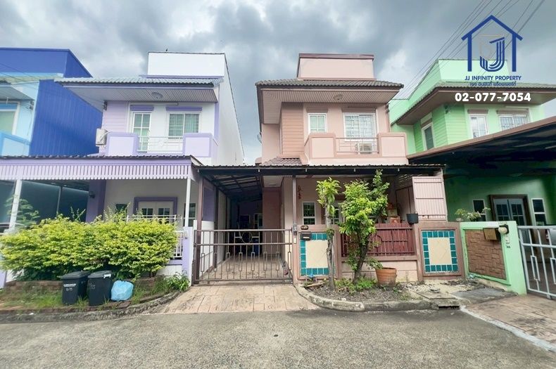 - ขายทาวน์เฮาส์ หมู่บ้านพล วัชรพล 2 ชั้น 30 ตร.ว. ใกล้ทางด่วนสุขาภิบาล 5