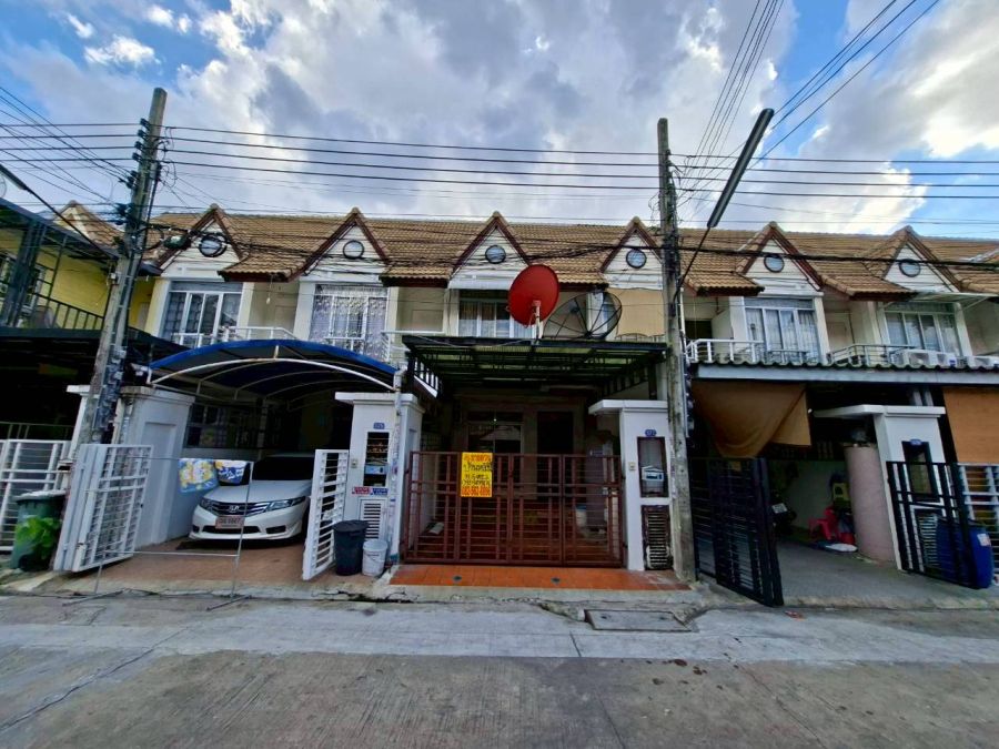 - ขายบ้าน 2 ชั้น หมู่บ้านเดอะมาสเตอร์โรเยล สวนหลวง ร.9