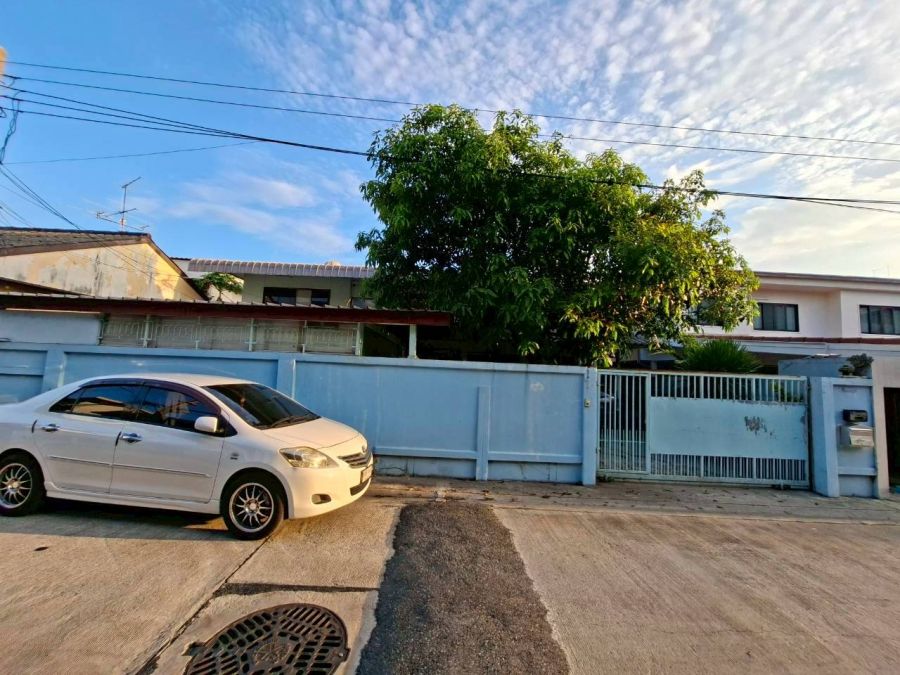 - ขายบ้านเดี่ยว 2 ชั้น หมู่บ้านทิพวัล1 ใกล้สถานีรถไฟฟ้าทิพวัล