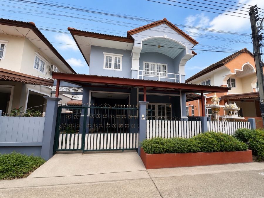 - ขายบ้านแฝด บ้านบุรีรมย์ พระราม 2 เอกชัย (Baan Burirom Rama 2 Ekachai) ทำเลดี ใกล้เมือง เพียง 2.09 ล้าน