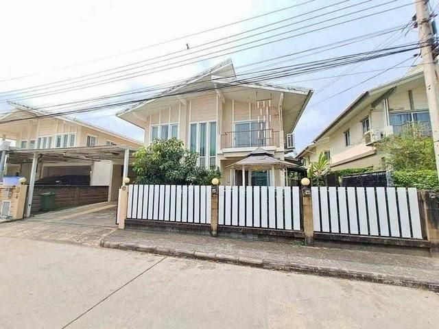 - ให้เช่าบ้านเดี่ยว 2 ชั้น บางนา กม.5 พื้นที่กว้าง 4 ห้องนอน 4 ห้องน้ำ ส่วนกลางครบครัน เดินทางสะดวกใกล้ BTS ศรีลาซาล เงื่อนไขพิเศษสามารถเลี้ยงแมวได้