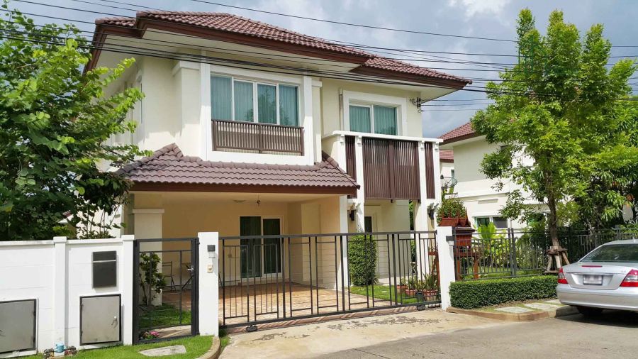 - ขายและให้เช่าบ้านเดี่ยว The Centro วัชรพล สุขาภิบาล 5 พร้อมอยู่