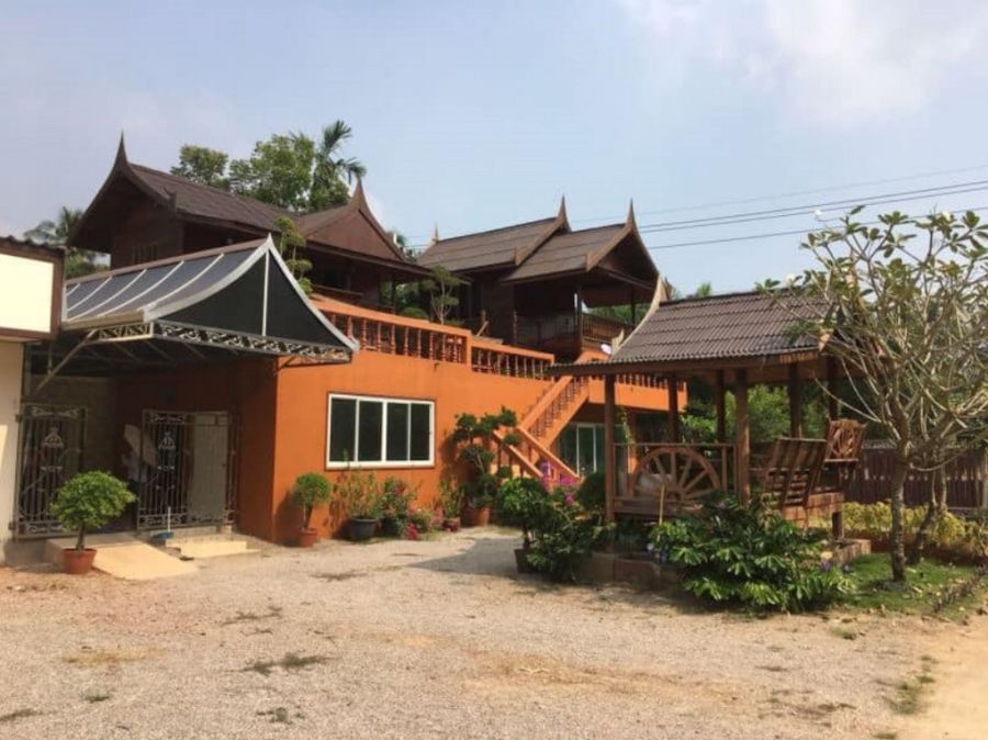 - ที่ดิน 6 ไร่ พร้อมบ้านทรงไทยและสวนมะพร้าว - บางคนที สมุทรสงคราม
