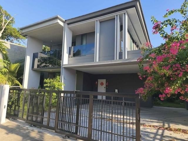 - ให้เช่าบ้านเดี่ยวพรีเมียม เศรษฐสิริ กรุงเทพกรีฑา 2 ขนาด 4 ห้องนอน พร้อมห้องแม่บ้าน มี EV Charger จอดรถได้ 3 คัน โครงการหรูบรรยากาศสงบเป็นส่วนตัว