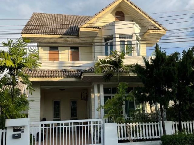 - บ้านเดี่ยวในโครงการ ปาล์มสปริงส์คันทรีโฮมส์ เฟอร์นิเจอร์ครบ พร้อมหิ้วกระเป๋าเข้าอยู่ได้ทันที
