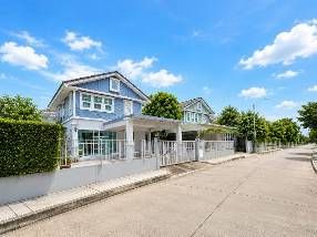 - บ้านตัวอย่างโครงการ Villaggio บางนา บ้านพร้อมอยู่ ตกแต่งครบ พร้อมเฟอร์นิเจอร์ หิ้วกระเป๋าเข้าอยู่ได้เลย