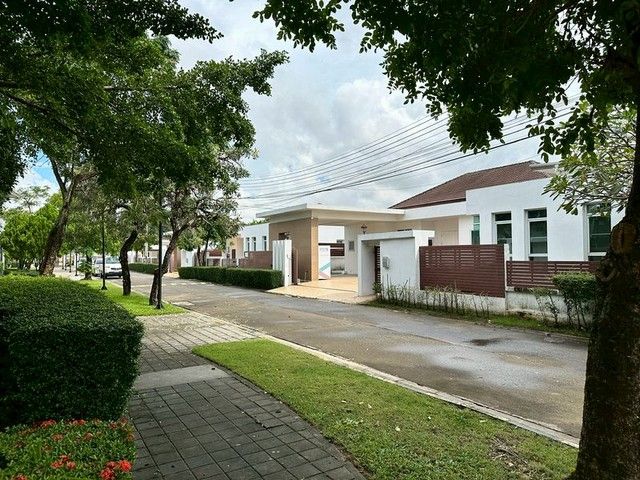 - บ้านสุดหรู โครงการหมู่บ้าน Scarlet Villa Sriracha สไตล์ญี่ปุ่น FP-H02149