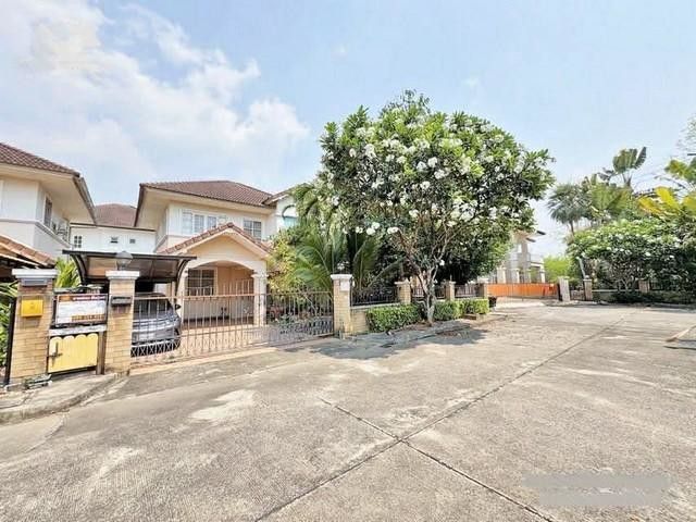 - บ้านเดี่ยว 4 ห้องนอน บนที่ดิน 76 ตร.ว. พื้นที่ใช้สอยกว่า 251 ตร.ม. ทำเลหางดง สันป่าตอง พร้อมของแถมครบ ในราคาเพียง 4.89 ล้านบาท
