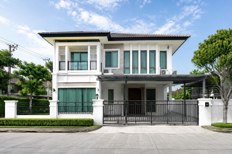 - ใกล้แฟชั่นไอส์แลนด์ 900 ม. พรอมานาด 4นอน MRT วงแหวนรามอินทรา บ้านเดี่ยว ทำเลรามอินทรา3 น้ำ พร้อมเฟอร์ฯ วิวสวน