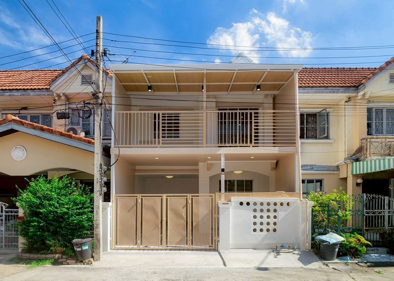 - ฟรีโอน*ขายทาวน์เฮ้าส์รีโนเวทใหม่ หมู่บ้านบุศรินทร์ บ้านสวยพร้อมอยู่ ทำเลทองบ้านกล้วย ไทรน้อย บางบัวทอง นนทบุรี.