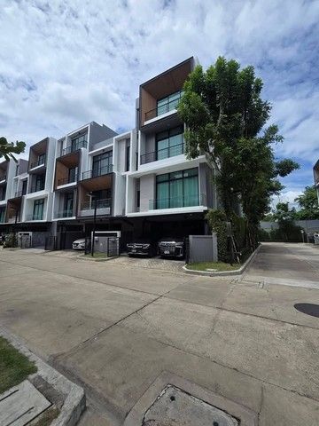 - ให้เช่าทาวโฮมใกล้ Wellington College International Bangkok Nirvana Define กรุงเทพกรีฑาตัดใหม่ ถนนศรีนครินทร์-ร่มเกล้า