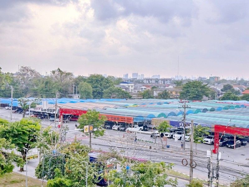 - MRT สวนสยาม 1.5 กม. ที่ดินเทคอนกรีตแล้ว ให้เช่า 8 ไร่ 7-Eleven 200 ม. สวนสยาม 150 ม.หน้ากว้าง 163 เมตร ขนาด 3,200 ตร.ว. 12,800 ตร.ม.