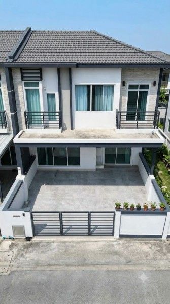 - เตรียมอุดมน้อมเกล้า ซอยมิสทีน RIS ให้เช่าทาวน์โฮม 2 ชั้น รามคำแหง 3 นอน 3น้ำ 21 ตร.ว. 132 ตร.ม.