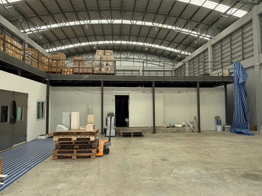 - ให้เช่าโกดังพร้อมห้องเย็น สายไหม ใกล้จุดขึ้นลงทางด่วนจตุโชติ ขนาด 600ตารางเมตร มีออฟฟิศ2ชั้น ไฟ 3เฟส พร้อมใช้งาน