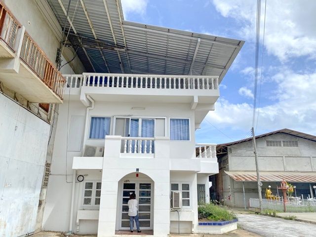 - สุโขทัย ให้เช่าโกดัง 2ไร่ 2 งาน 955ตร.ม. รฟท.สวรรคโลก 600 ม. ทำเป็น Office คลังสินค้า บ้านพัก