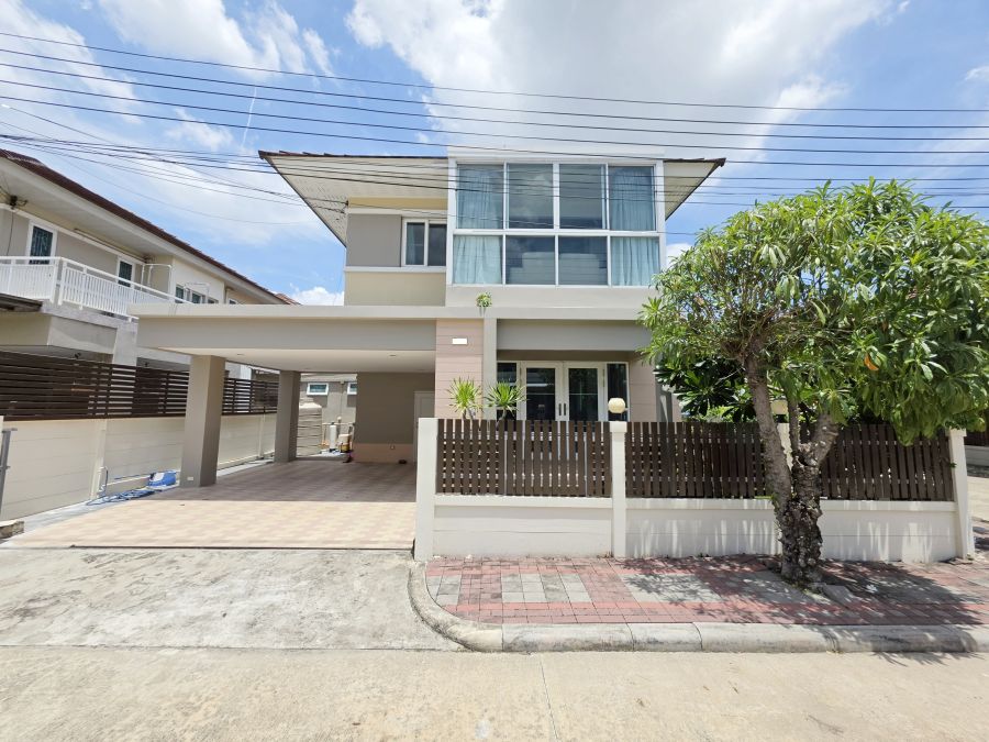- บ้านเดี่ยว เศรณี คาซ่า ดอนเมือง แต่งสวยพร้อมอยู่