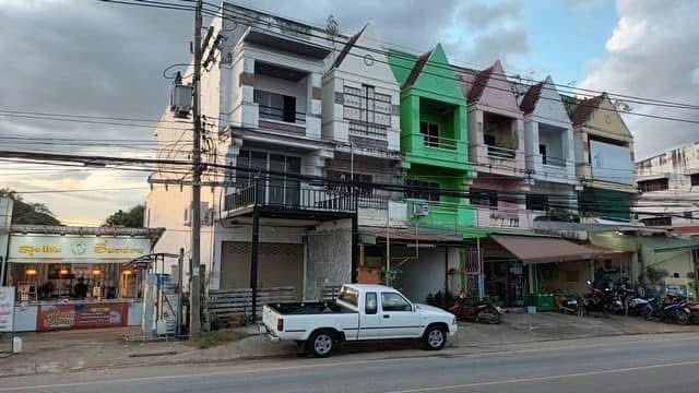 - ขายทาวน์เฮาส์ 2 ชั้น บ้านเป็ด ขอนแก่น ติดถนน เปิดค้าขายได้