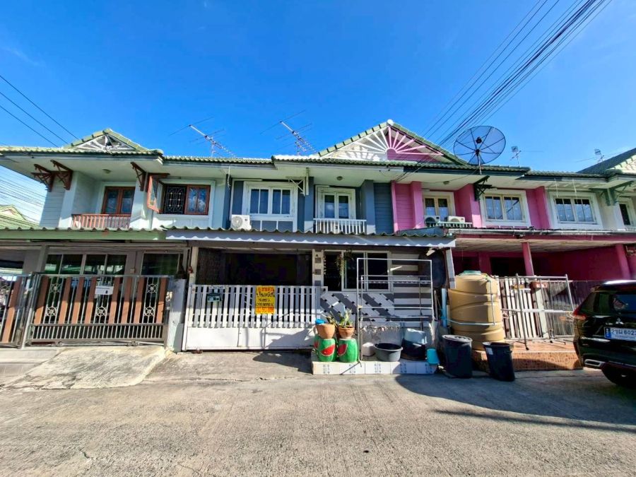 - ขายบ้านทาวน์เฮ้าส์ 2 ชั้น หมู่บ้านพฤกษา12/1 คลอง3