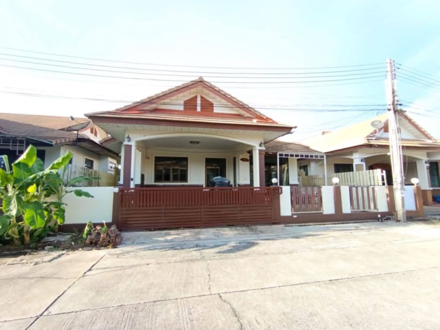 - บ้านเช่า หน้าห้างซีเค พลาซ่า ใกล้โรงพยาบาลกรุงเทพ ปลวกแดง เดินทางสะดวก สามารถเดินไปห้างได